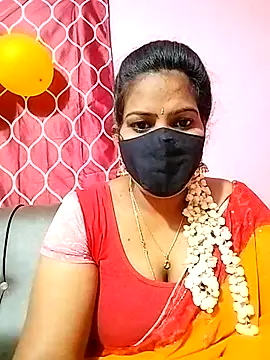 Snapshot of melina214 chatting on February 28, 3:37 am melina214 online show from February 28, 3:37 am