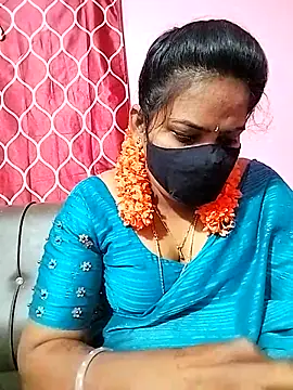 Snapshot of melina214 chatting on March 3, 2:47 am melina214 online show from March 3, 2:47 am