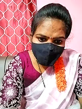 Snapshot of melina214 chatting on March 4, 4:52 pm melina214 online show from March 4, 4:52 pm