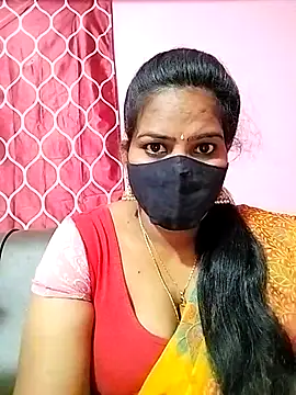 Snapshot of melina214 chatting on March 6, 4:19 am melina214 online show from March 6, 4:19 am