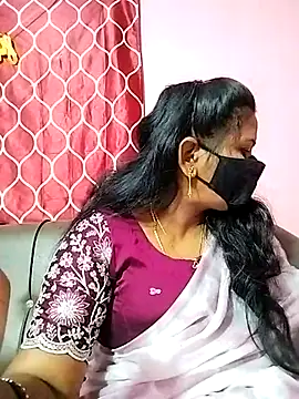 Snapshot of melina214 chatting on March 11, 3:05 am melina214 online show from March 11, 3:05 am