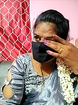 Snapshot of melina214 chatting on March 12, 5:38 pm melina214 online show from March 12, 5:38 pm