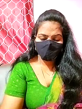 Snapshot of melina214 chatting on March 16, 3:04 am melina214 online show from March 16, 3:04 am