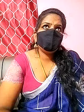 Snapshot of melina214 chatting on March 22, 5:20 pm melina214 online show from March 22, 5:20 pm