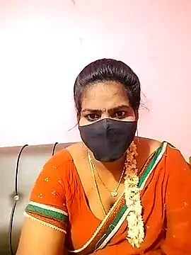 Snapshot of melina214 chatting on September 19, 3:41 am melina214 online show from September 19, 3:41 am