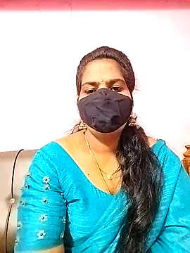 Snapshot of melina214 chatting on October 6, 3:26 am melina214 online show from October 6, 3:26 am