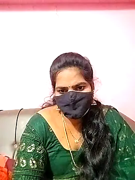 Snapshot of melina214 chatting on October 7, 4:37 pm melina214 online show from October 7, 4:37 pm