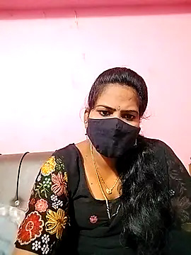 Snapshot of melina214 chatting on October 17, 3:31 am melina214 online show from October 17, 3:31 am