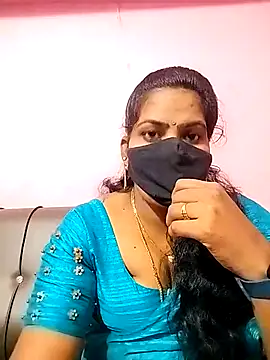 Snapshot of melina214 chatting on October 24, 4:20 am melina214 online show from October 24, 4:20 am