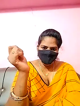 Snapshot of melina214 chatting on October 26, 3:23 am melina214 online show from October 26, 3:23 am