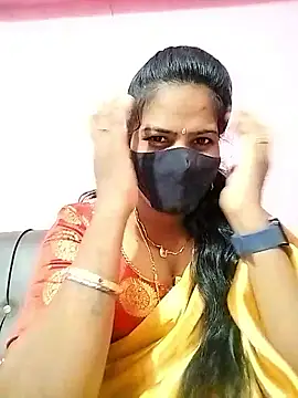 Snapshot of melina214 chatting on October 30, 9:00 am melina214 online show from October 30, 9:00 am