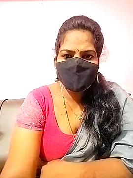 Snapshot of melina214 chatting on November 3, 3:52 am melina214 online show from November 3, 3:52 am