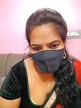 Snapshot of melina214 chatting on July 13, 4:04 am melina214 online show from July 13, 4:04 am