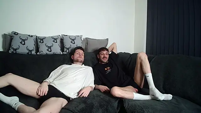 twotwinkhusbandss online show from February 5, 7:29 pm