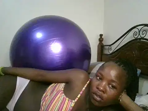 Snapshot of Sonnia_ chatting on February 13, 8:24 pm Sonnia online show from February 13, 8:24 pm