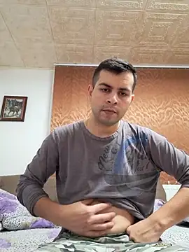 Snapshot of hornny1995 chatting on January 19, 3:53 pm hornny1995 online show from January 19, 3:53 pm
