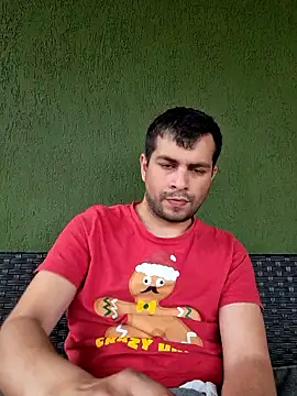 Snapshot of hornny1995 chatting on June 13, 4:38 pm hornny1995 online show from June 13, 4:38 pm