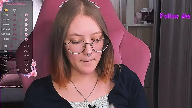 Snapshot of bunny_bubble chatting on December 21, 9:25 pm bunny bubble online show from December 21, 9:25 pm