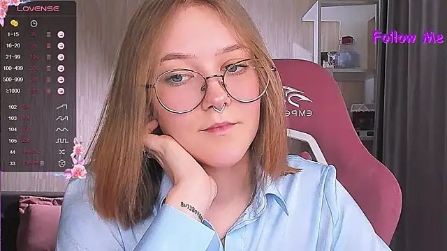 Snapshot of bunny_bubble chatting on December 31, 1:26 am bunny bubble online show from December 31, 1:26 am