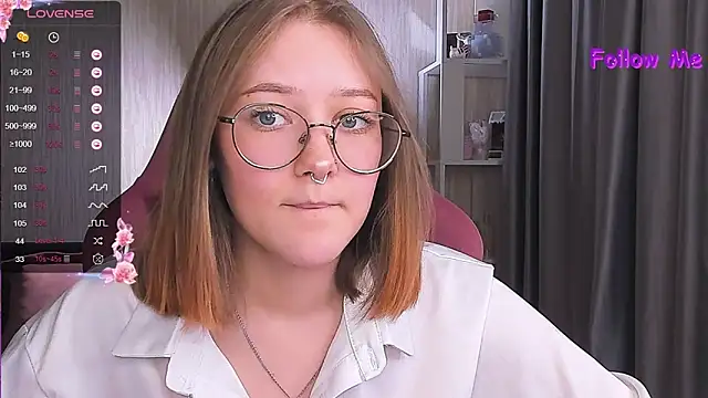 Snapshot of bunny_bubble chatting on January 5, 12:42 am bunny bubble online show from January 5, 12:42 am