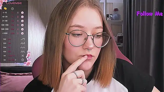 Snapshot of bunny_bubble chatting on January 20, 12:46 am bunny bubble online show from January 20, 12:46 am