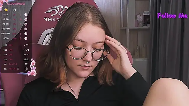 Snapshot of bunny_bubble chatting on January 22, 12:38 am bunny bubble online show from January 22, 12:38 am