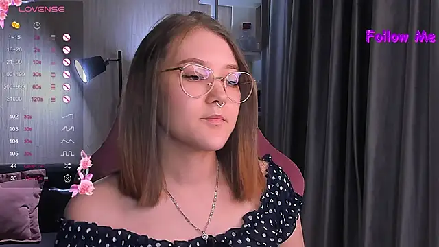 Snapshot of bunny_bubble chatting on February 26, 9:58 pm bunny bubble online show from February 26, 9:58 pm