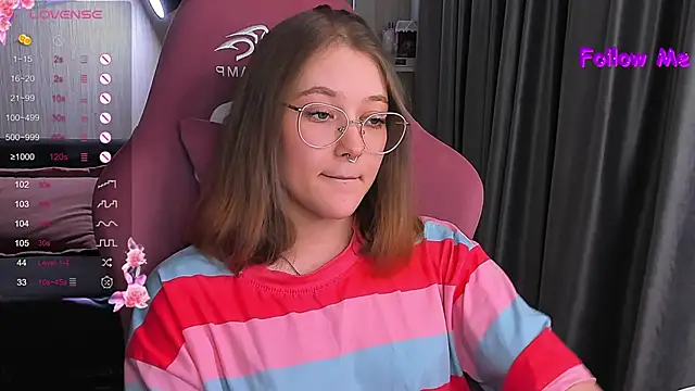 Snapshot of bunny_bubble chatting on March 6, 10:58 pm bunny bubble online show from March 6, 10:58 pm