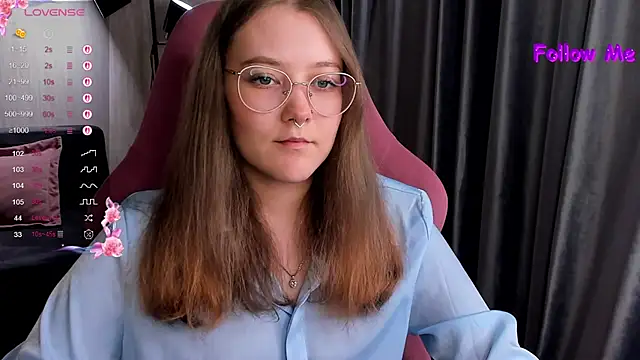 Snapshot of bunny_bubble chatting on October 11, 11:14 pm bunny bubble online show from October 11, 11:14 pm