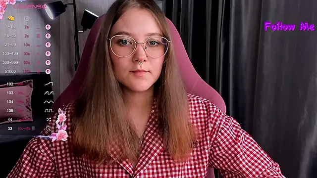 Snapshot of bunny_bubble chatting on November 1, 11:51 pm bunny bubble online show from November 1, 11:51 pm