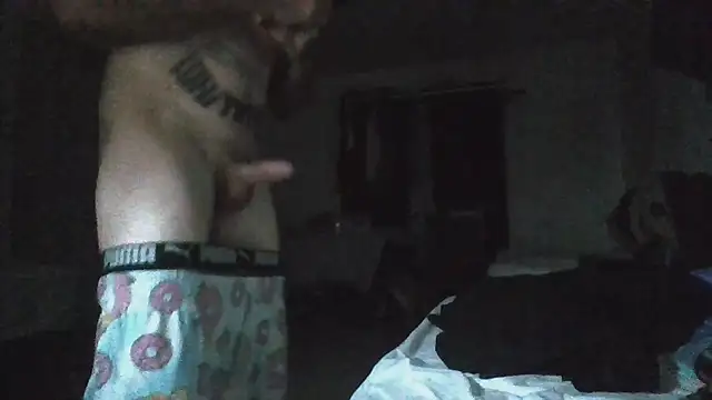 Snapshot of Crackkers chatting on October 15, 8:36 am Crackkers online show from October 15, 8:36 am