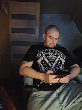 Foxyshaved online show from February 17, 5:48 am