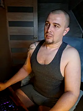 Foxyshaved online show from April 16, 5:08 am