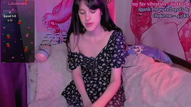 Snapshot of Sofagreen_ chatting on December 4, 9:57 pm Sofagreen online show from December 4, 9:57 pm