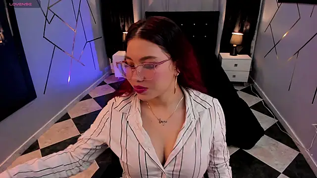 Snapshot of kyliejenner_hot chatting on January 24, 3:54 am kyliejenner hot online show from January 24, 3:54 am