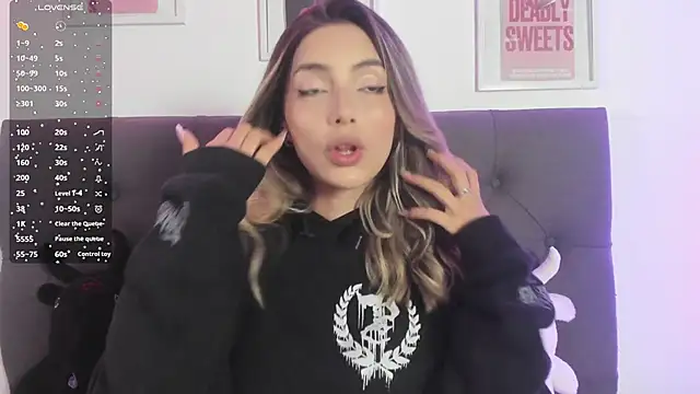 IsadoraGalle  online show from April 13, 9:20 pm