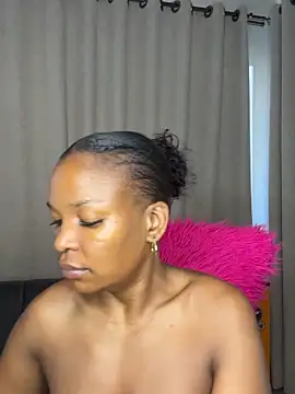 Snapshot of slimcateee chatting on May 15, 8:21 am slimcateee online show from May 15, 8:21 am
