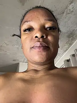 Snapshot of slimcateee chatting on July 11, 6:05 am slimcateee online show from July 11, 6:05 am