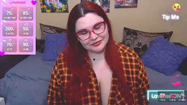 Snapshot of JuliaKeln chatting on April 28, 7:30 pm JuliaKeln online show from April 28, 7:30 pm