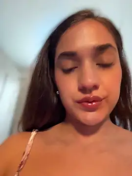 CuteeRose online show from May 16, 6:28 pm