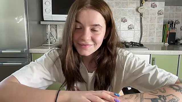 Snapshot of mia___mi chatting on February 22, 12:40 pm mia mi online show from February 22, 12:40 pm