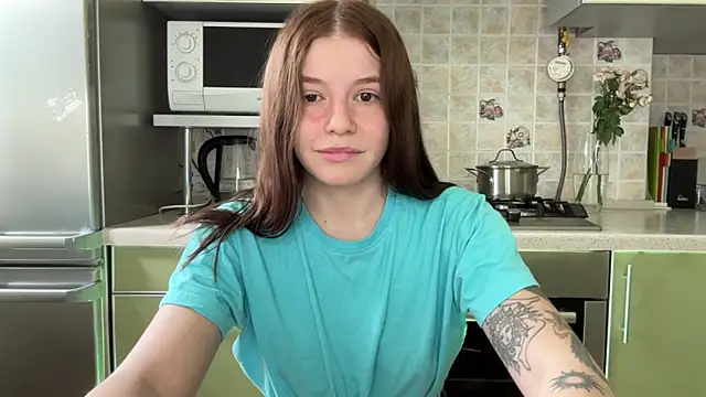 Snapshot of mia___mi chatting on March 7, 10:35 am mia mi online show from March 7, 10:35 am