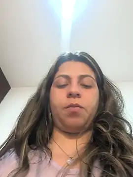 Snapshot of Rose_Gang chatting on February 2, 8:13 am Rose Gang online show from February 2, 8:13 am