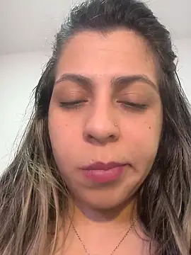Snapshot of Rose_Gang chatting on February 17, 7:58 am Rose Gang online show from February 17, 7:58 am