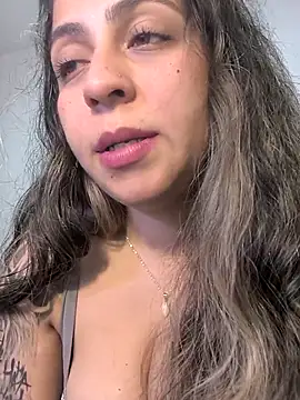 Snapshot of Rose_Gang chatting on February 19, 3:28 am Rose Gang online show from February 19, 3:28 am