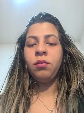 Snapshot of Rose_Gang chatting on February 23, 8:39 am Rose Gang online show from February 23, 8:39 am