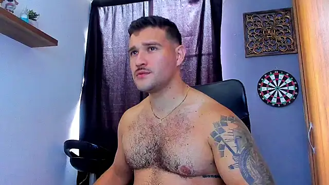 Snapshot of AndrewDiaz chatting on June 7, 6:00 pm AndrewDiaz online show from June 7, 6:00 pm