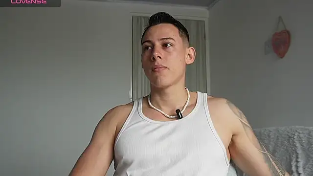 Snapshot of Muscle_King_Cum chatting on May 21, 2:02 pm Muscle King Cum online show from May 21, 2:02 pm