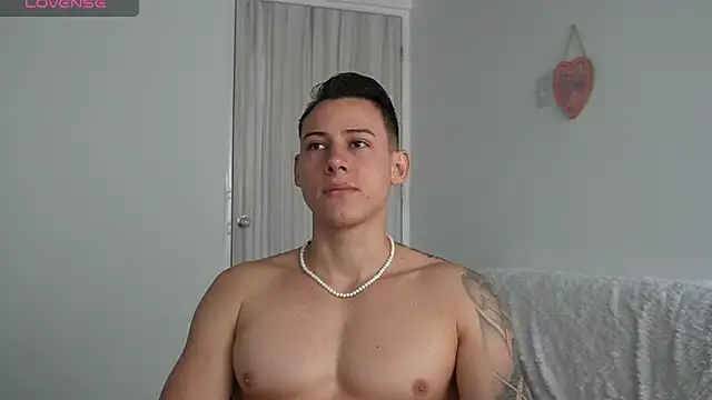 Snapshot of Muscle_King_Cum chatting on May 25, 1:50 pm Muscle King Cum online show from May 25, 1:50 pm