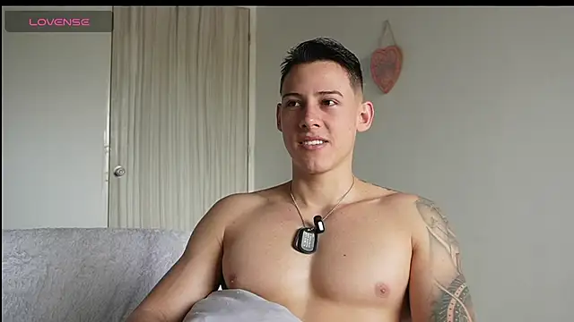 Snapshot of Muscle_King_Cum chatting on June 17, 1:56 pm Muscle King Cum online show from June 17, 1:56 pm